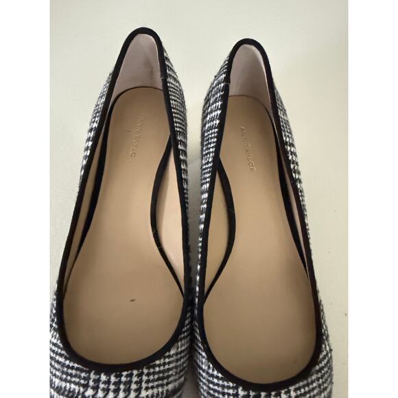 Ann Taylor Black White Classic Houndstooth Plaid Low Block Heels Pumps Shoes 8 - Picture 3 of 6